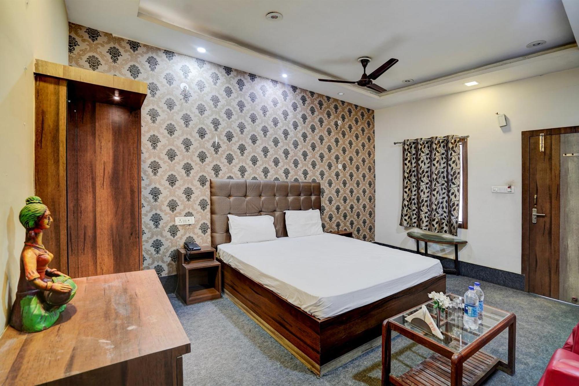 Hotel O Shyam Utsav Mirzāpur Kültér fotó